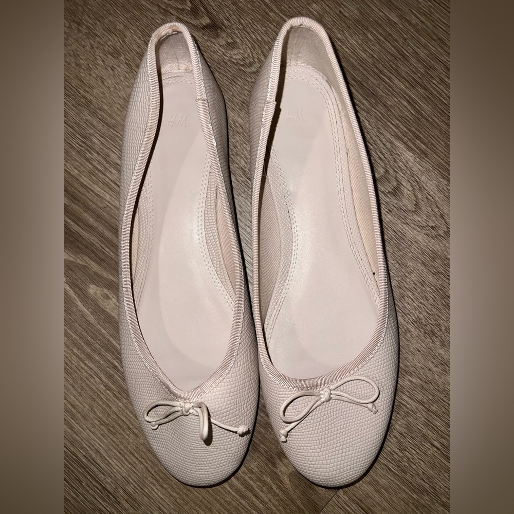H&M Cream Textured Flats - Picture 6 of 6